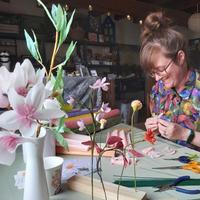 Papieren bloemen maken