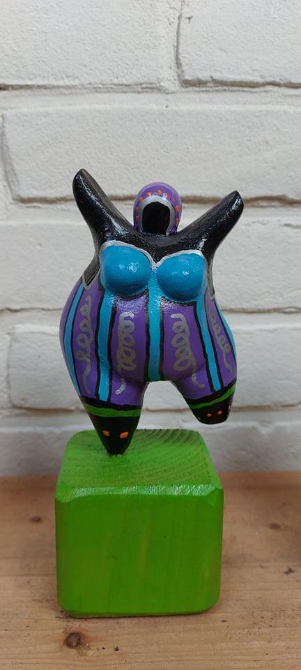 Dikke dame beeldje beschilderen — foto 5