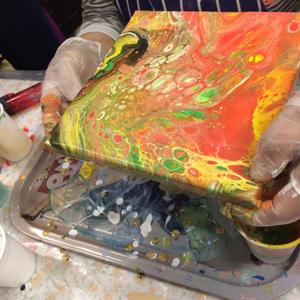 Acrylic pouring