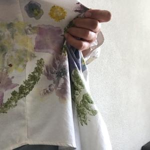 Maak je eigen print op t-shirt met echte bloemen